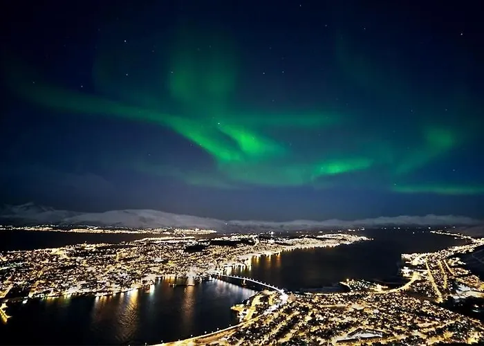 Nydelig Hjem Naert Alt I Rett Med Fjellheisen Gratis Parkering Rett Med Huset * Tromsø